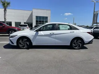 Hyundai ELANTRA 2025 SEL Sport 4dr Sedán