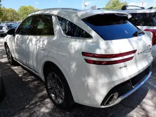 Genesis GV70 2025 AWD 2.5T Standard 4p SUV