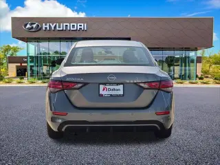 Nissan Sentra 2024 S Sedán 4 puertas