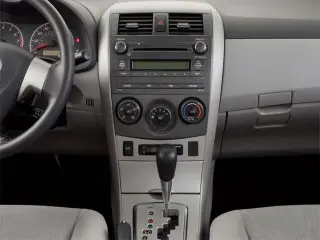 Toyota Corolla 2011 LE 4p Sedan 4A