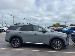 Nissan Pathfinder 2026 Platino 4p SUV