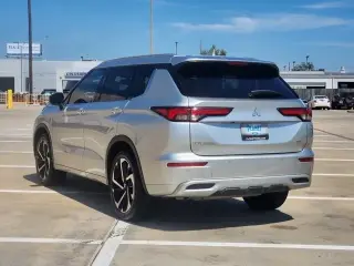 Mitsubishi Outlander 2023 SE 4p SUV