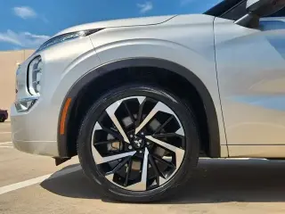 Mitsubishi Outlander 2023 SE 4p SUV