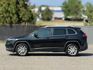 Jeep Cherokee 2015 4x4 Limited 4dr SUV