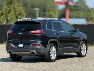 Jeep Cherokee 2015 4x4 Limited 4dr SUV