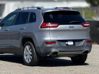 Jeep Cherokee 2015 4x4 Limited SUV de 4 puertas