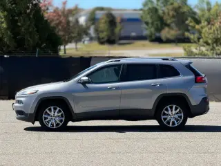 Jeep Cherokee 2015 4x4 Limited SUV de 4 puertas