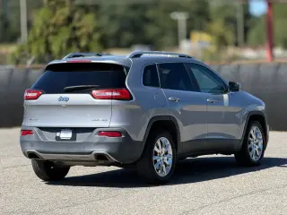 Jeep Cherokee 2015 4x4 Limited SUV de 4 puertas