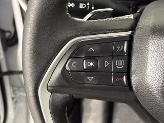 Jeep Grand Cherokee L 2025 4x2 Laredo 4p SUV