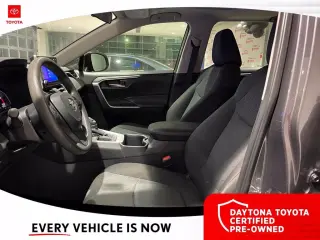 Toyota RAV4 2025 XLE 4dr SUV