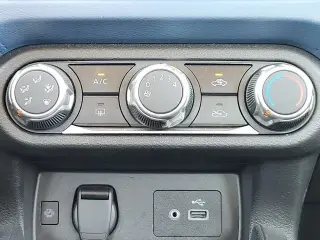 Nissan Versa 2025 SV 4dr Sedan