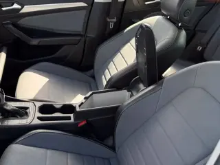 Volkswagen Jetta 2025 SE 4p Sedana