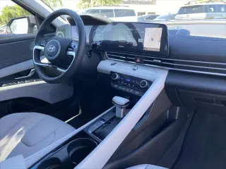 Hyundai ELANTRA Hybrid 2026 Limited 4dr Sedán