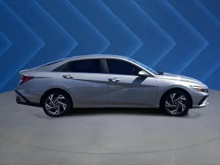 Hyundai ELANTRA Hybrid 2026 Limited 4dr Sedán