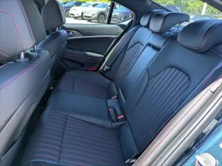 Genesis G70 2024 2.5T Standard 4dr Sedán
