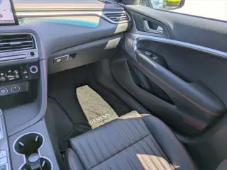 Genesis G70 2024 2.5T Standard 4dr Sedán