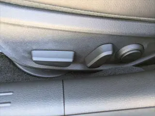 Genesis G70 2024 2.5T Standard 4dr Sedán