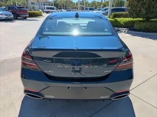 Genesis G70 2024 2.5T Standard 4dr Sedán