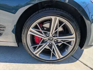 Genesis G70 2024 2.5T Standard 4dr Sedán