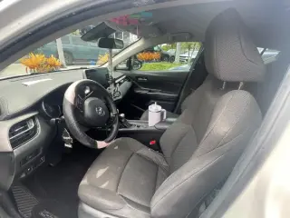 Toyota C-HR 2021 LE 4d Crossover