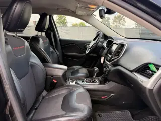 Jeep Cherokee 2015 4x4 Trailhawk 4p SUV