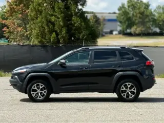 Jeep Cherokee 2015 4x4 Trailhawk 4p SUV