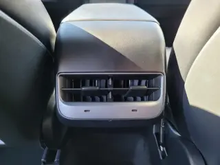 Tesla Model Y 2023 AWD Long Range 4dr Crossover