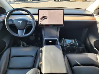 Tesla Model Y 2023 AWD Long Range 4dr Crossover