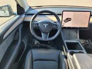 Tesla Model Y 2023 AWD Long Range 4dr Crossover