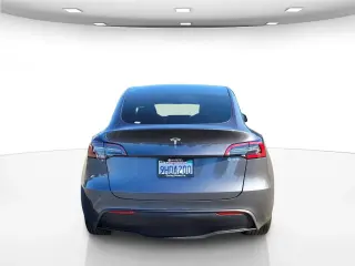 Tesla Model Y 2023 AWD Long Range 4dr Crossover