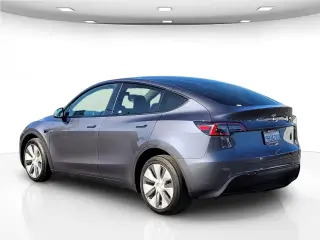 Tesla Model Y 2023 AWD Long Range 4dr Crossover