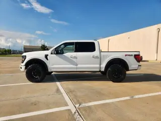 Ford F-150 2024 4x4 XLT 4p SuperCab 5.5 ft. CA