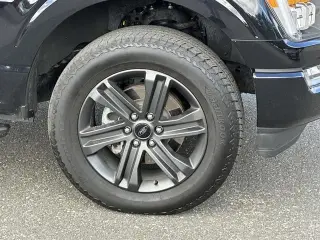 Ford F-150 2023 4x4 XLT 4dr SuperCrew 5.5 ft. SB