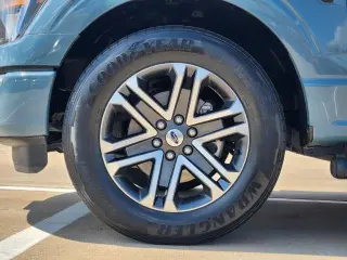 Ford F-150 2023 4x2 XL 4dr SuperCrew 5.5 ft. SB