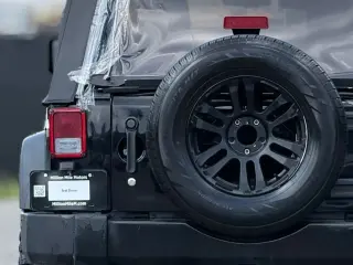 Jeep Wrangler Unlimited 2015 4x4 Sport 4 puertas SUV