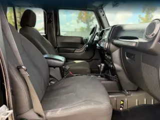 Jeep Wrangler Unlimited 2015 4x4 Sport 4 puertas SUV