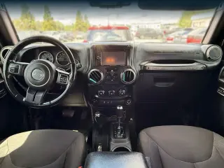 Jeep Wrangler Unlimited 2015 4x4 Sport 4 puertas SUV