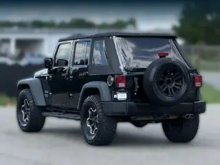 Jeep Wrangler Unlimited 2015 4x4 Sport 4 puertas SUV