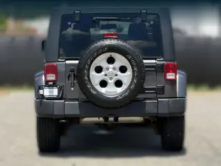 Jeep Wrangler Unlimited 2014 4x4 Sahara 4dr SUV