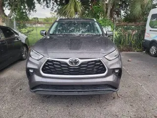 Toyota Highlander 2024 AWD LE 4dr SUV