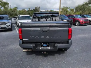 Toyota Tacoma 2026 4x2 SR5 4dr Double Cab 5.0 ft SB