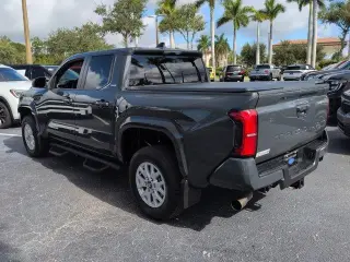 Toyota Tacoma 2026 4x2 SR5 4dr Double Cab 5.0 ft SB