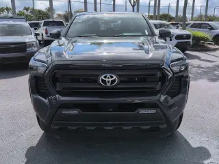 Toyota Tacoma 2026 4x2 SR5 4dr Double Cab 5.0 ft SB