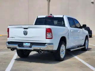 Ram 1500 2021 4x2 Big Horn 4p Puerta Cabina Tripulacion 5.6 ft. SB Pickup