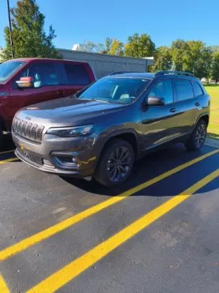 Jeep Cherokee 2021 4x4 Latitude Lux 4dr SUV