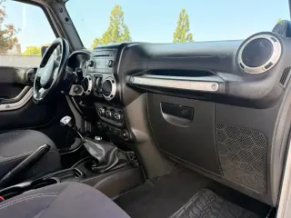 Jeep Wrangler 2014 4x4 Rubicon 2dr SUV