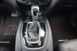 Nissan Rogue del año 2020, versión S, tracción integral (AWD), SUV de 4 puertas