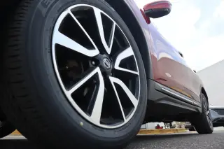 Nissan Rogue del año 2020, versión S, tracción integral (AWD), SUV de 4 puertas