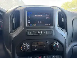 Chevrolet Silverado 1500 2020 4x2 Custom 4dr Crew Cab 5.8 ft. SB