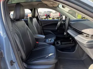 Ford Mustang Mach-E 2023 AWD Premium 4p SUV